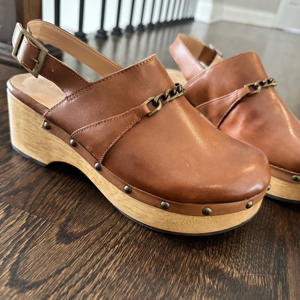 Wood Clog